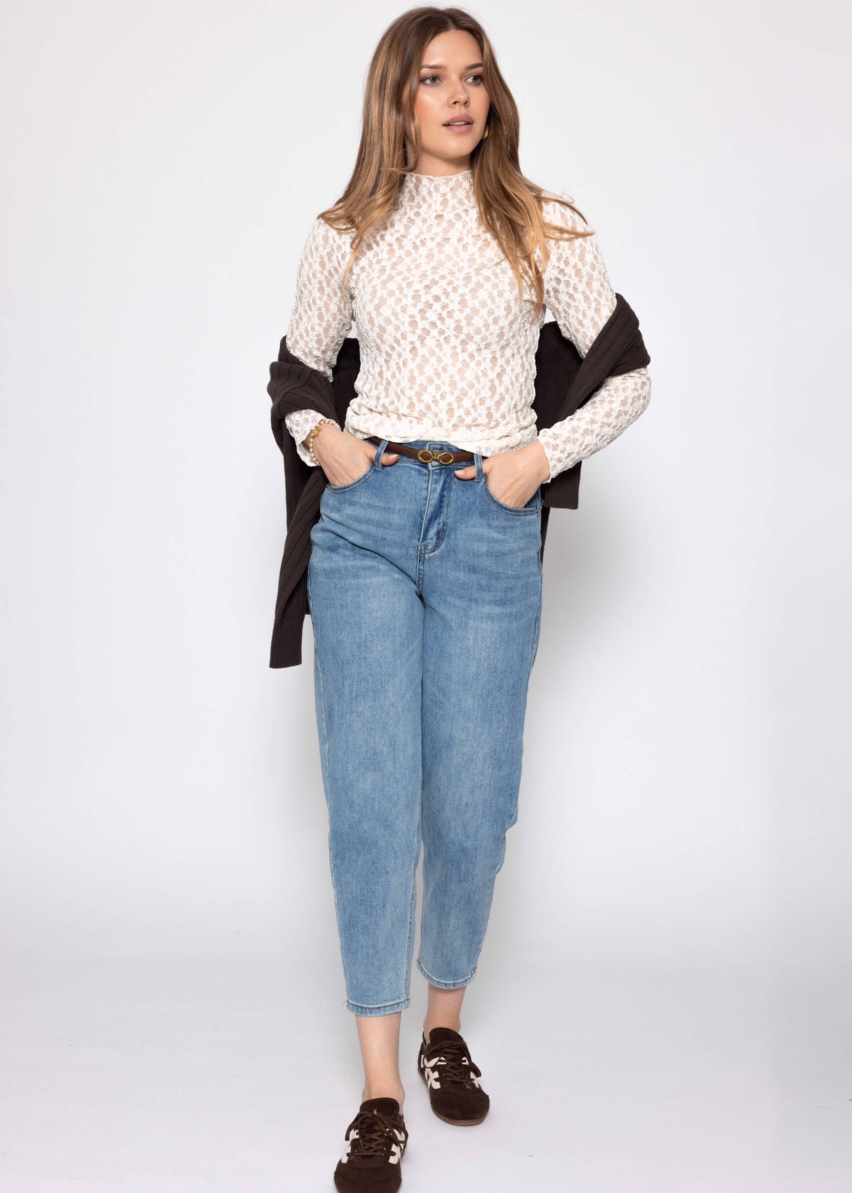 Long-sleeved lace shirt - off-white