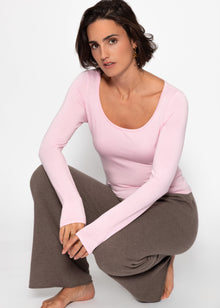 Long-sleeved shirt with neckline - pink