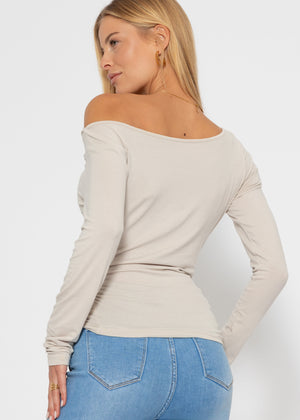 Long-sleeved shirt with gathers - beige