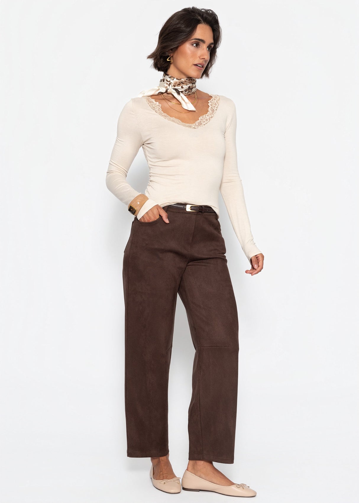 Langarmshirt mit Spitzenausschnitt - hellbeige