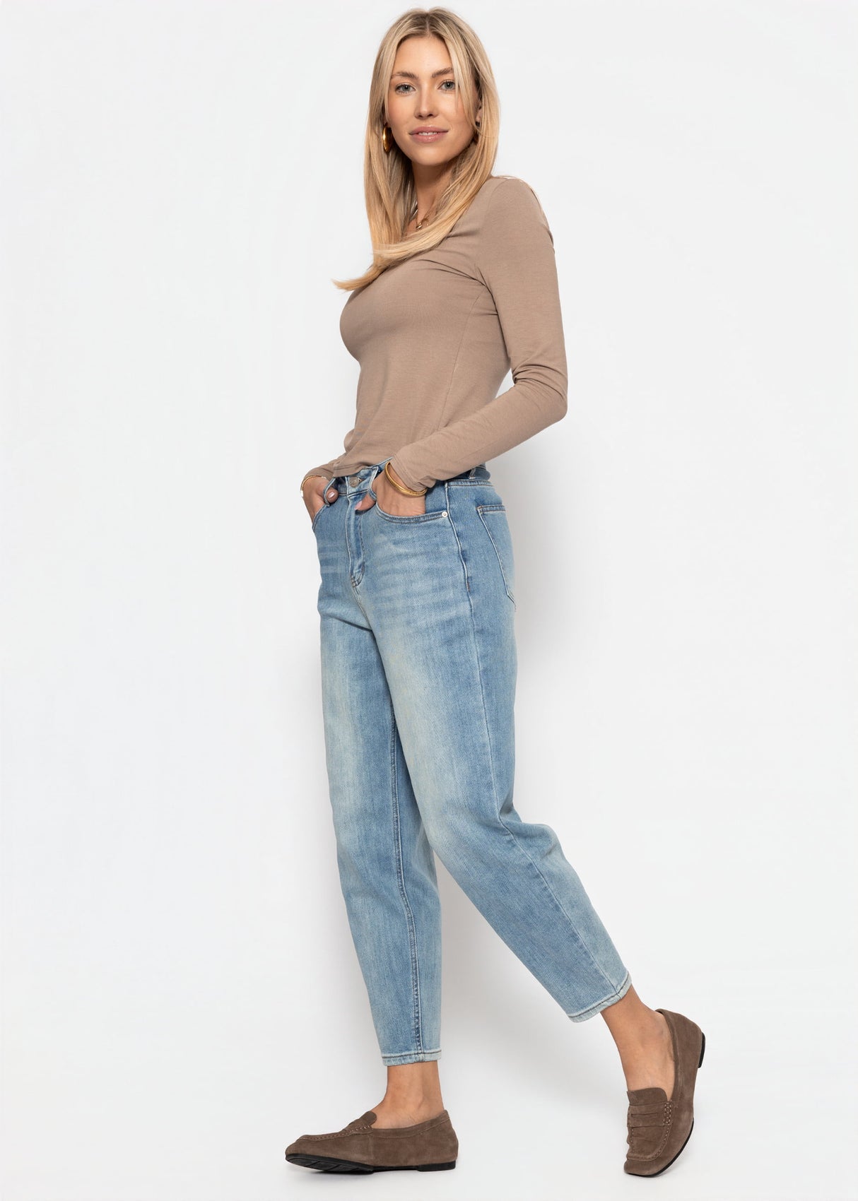 Langarmshirt mit Spitzenausschnitt - taupe