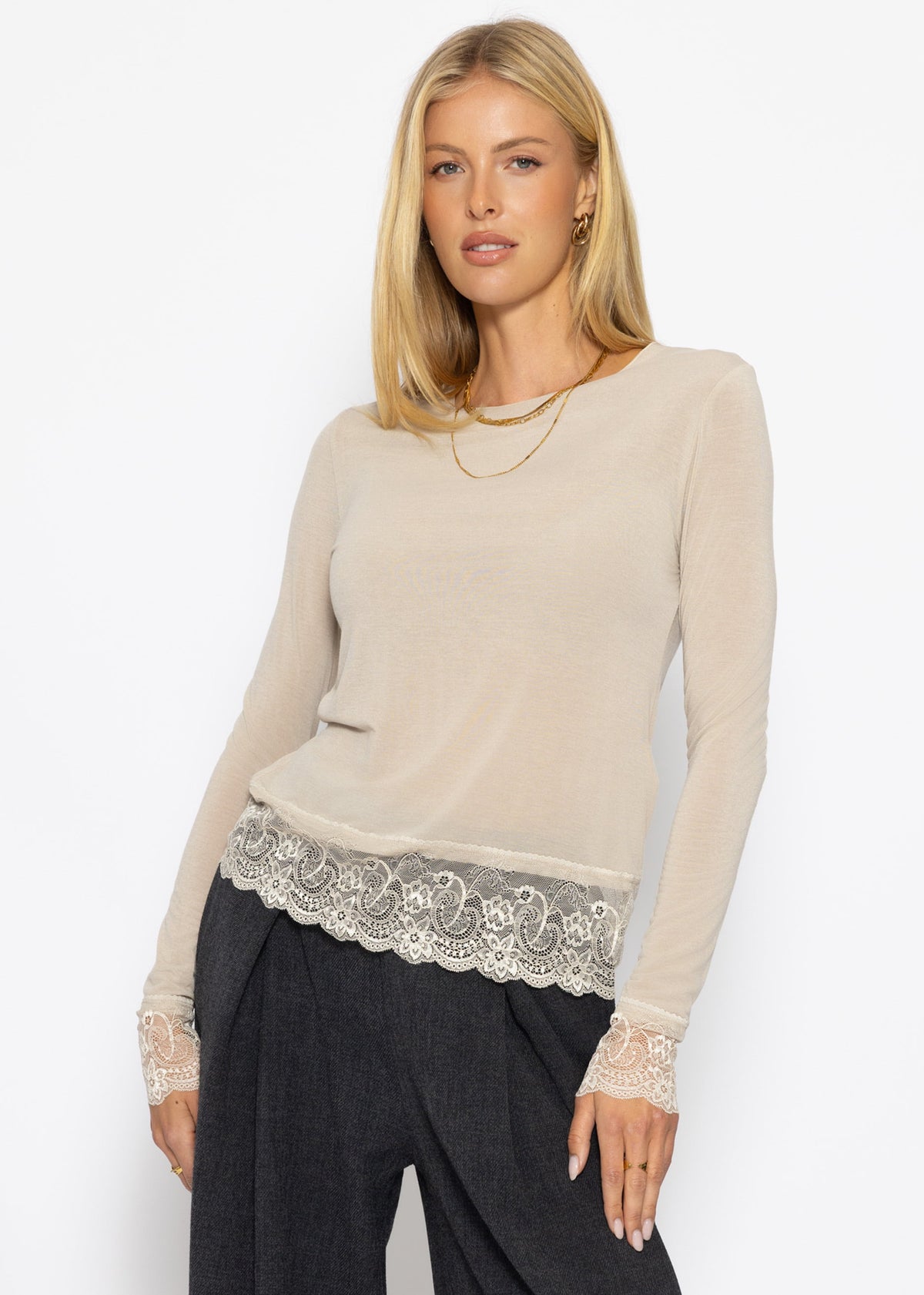 Langarmshirt mit Spitzenborte und Kaschmiranteil - beige