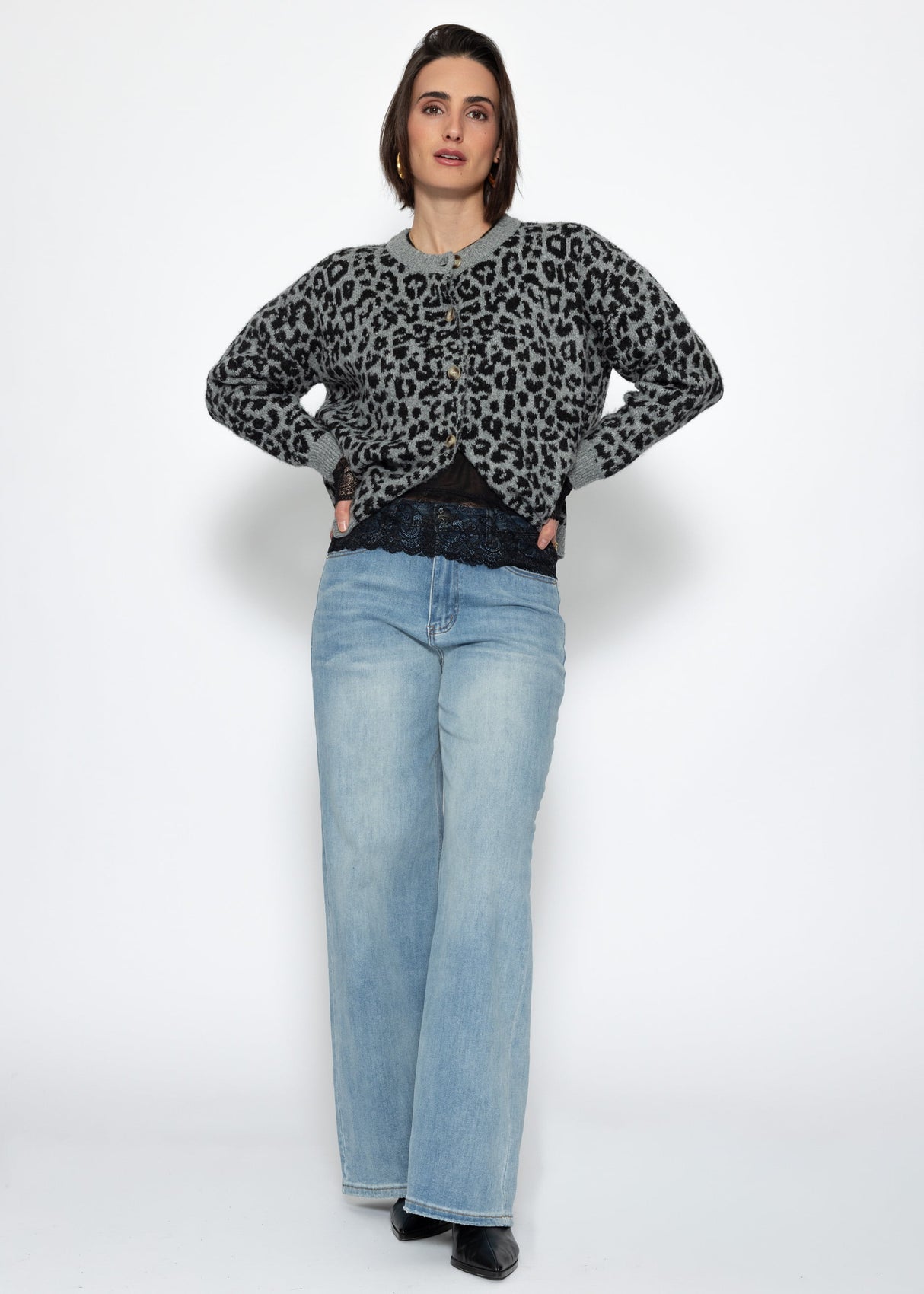 Long-sleeved shirt with lace trim and cashmere content - black