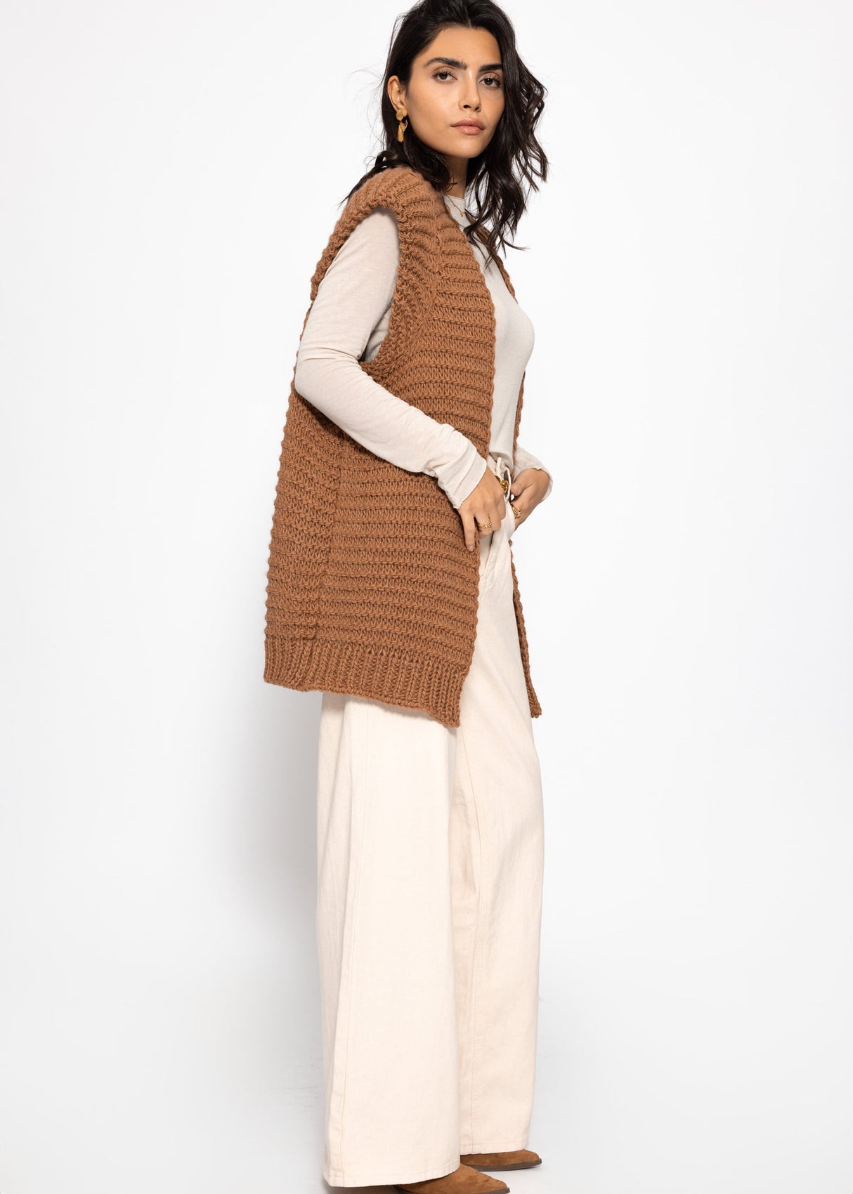 Long sleeveless knit vest with structured shoulders - camel