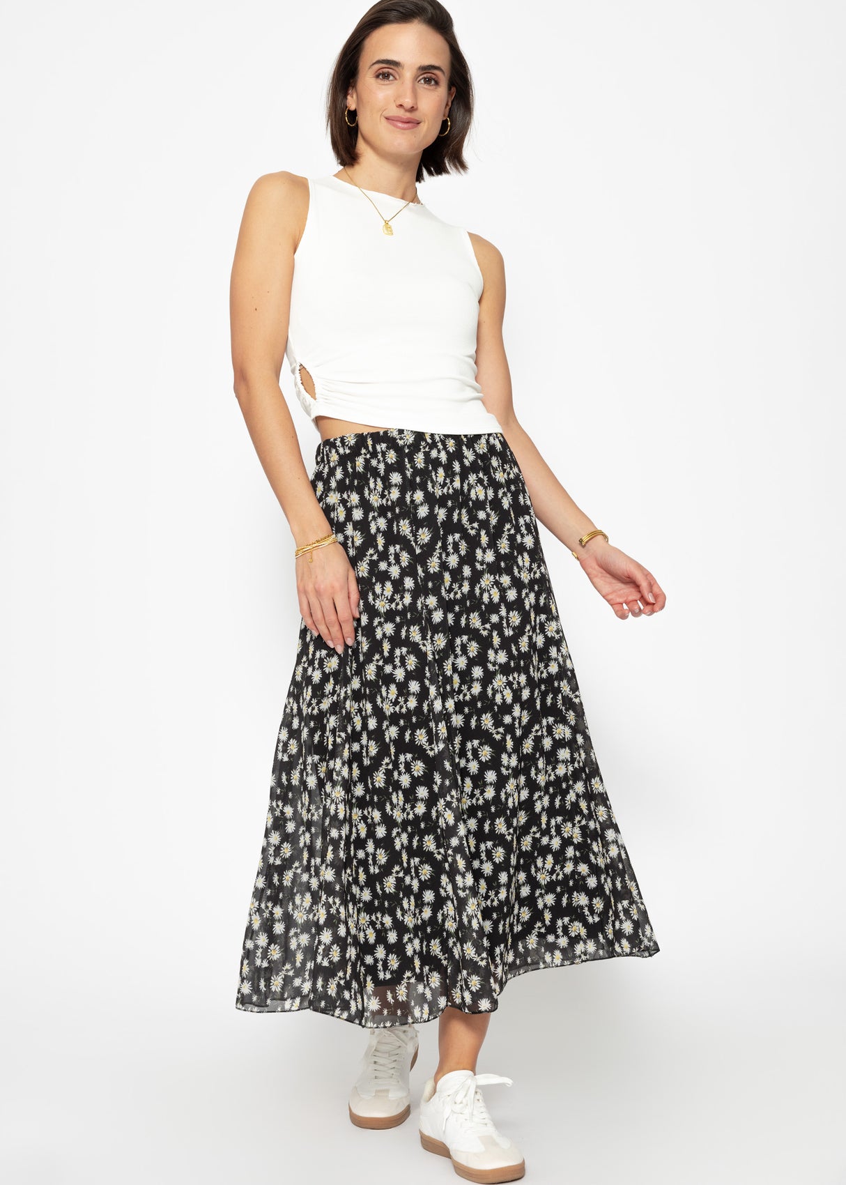 Long chiffon skirt with floral print - black