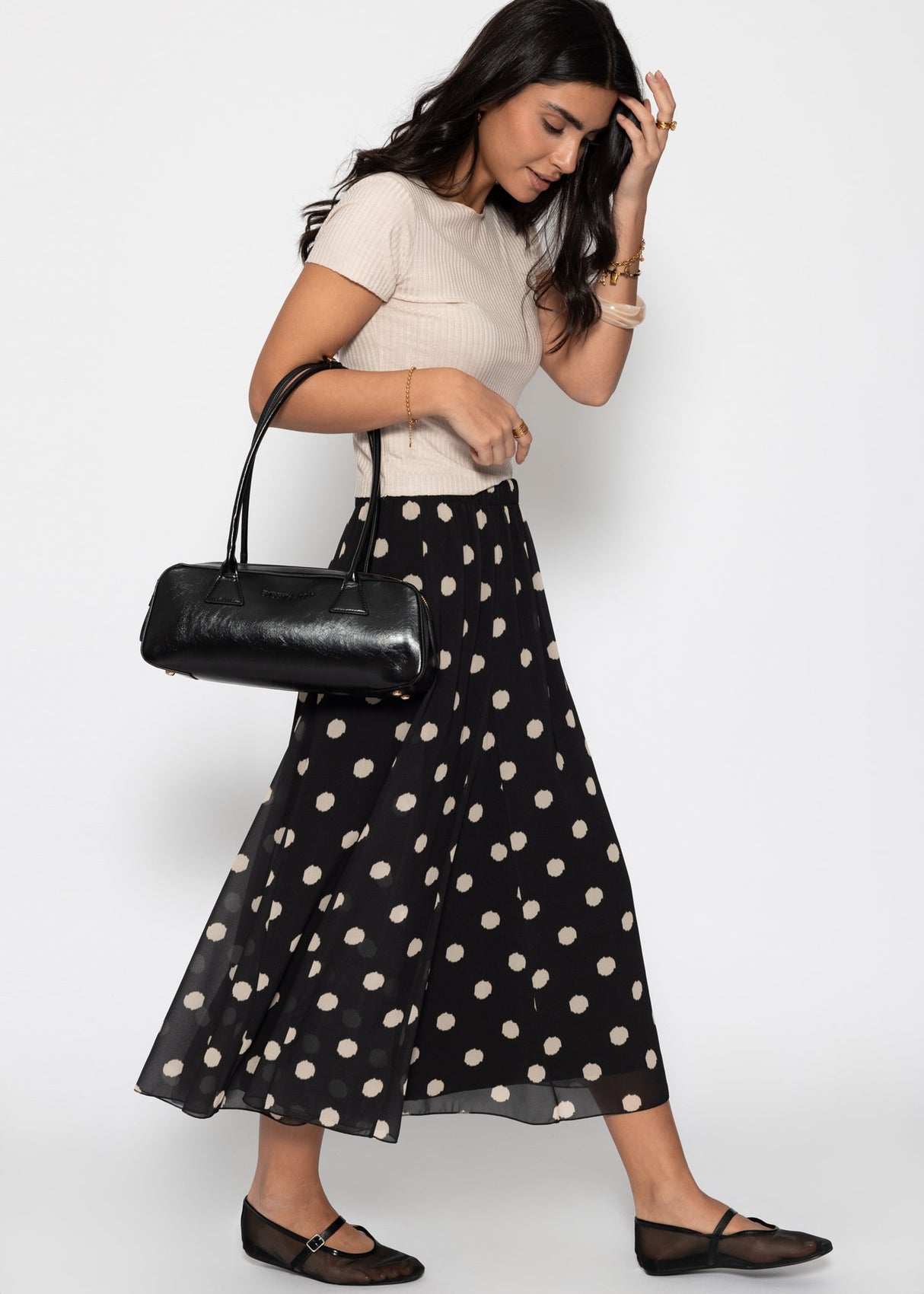 Long chiffon rock with polka dot print - black