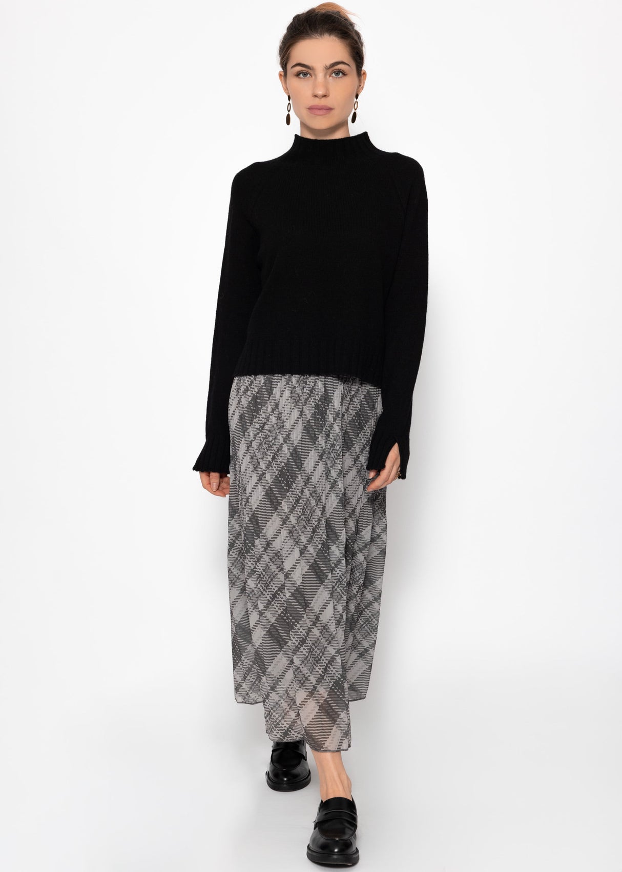Long pleated chiffon skirt with checked print - gray