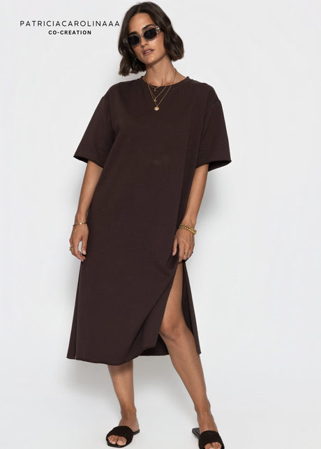 Langes Oversize T-Shirt Kleid - dunkelbraun by SASSYCLASSY