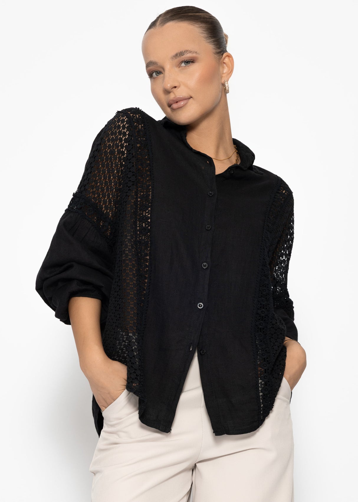 Linen blouse with lace - black