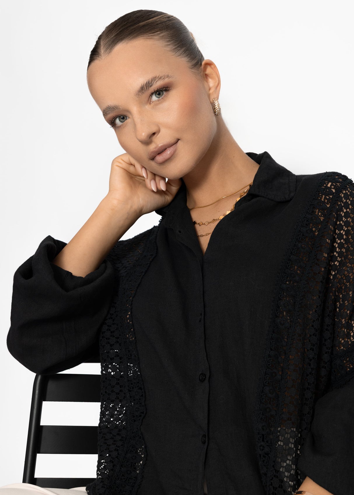 Linen blouse with lace - black
