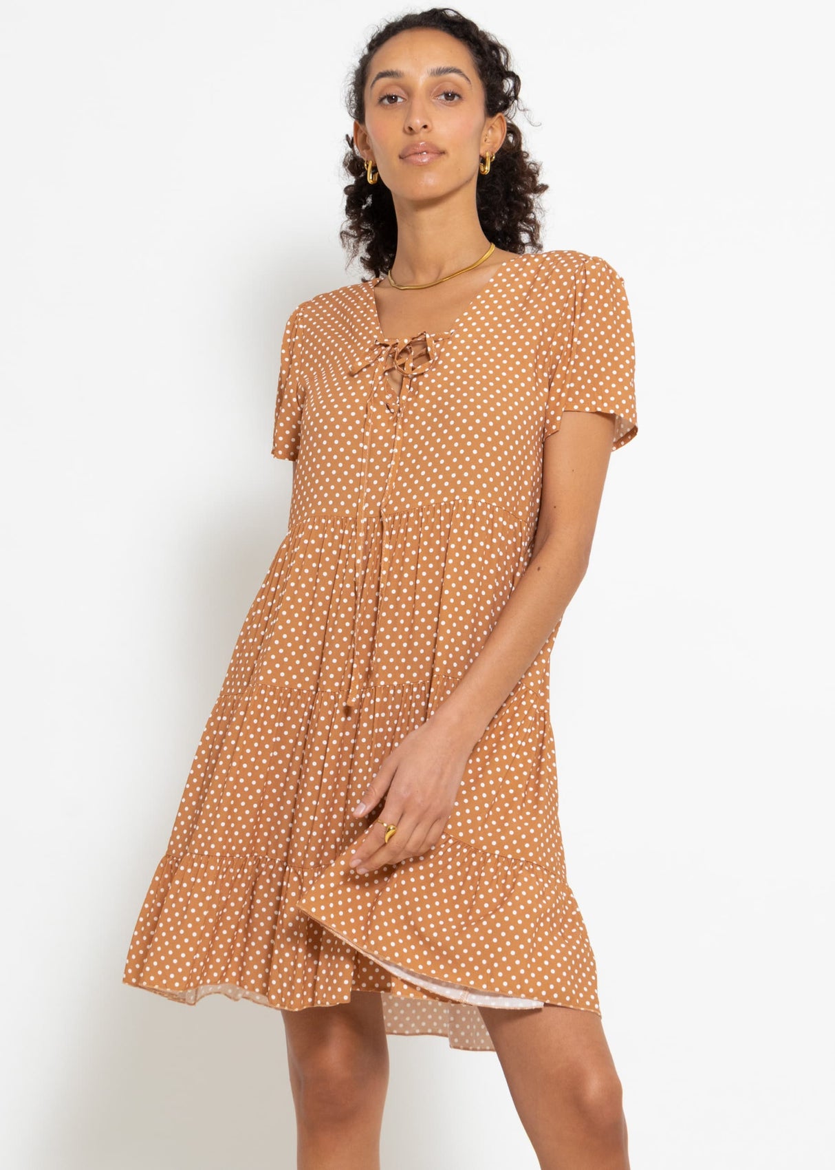 Airy dress with polka dot print - brown