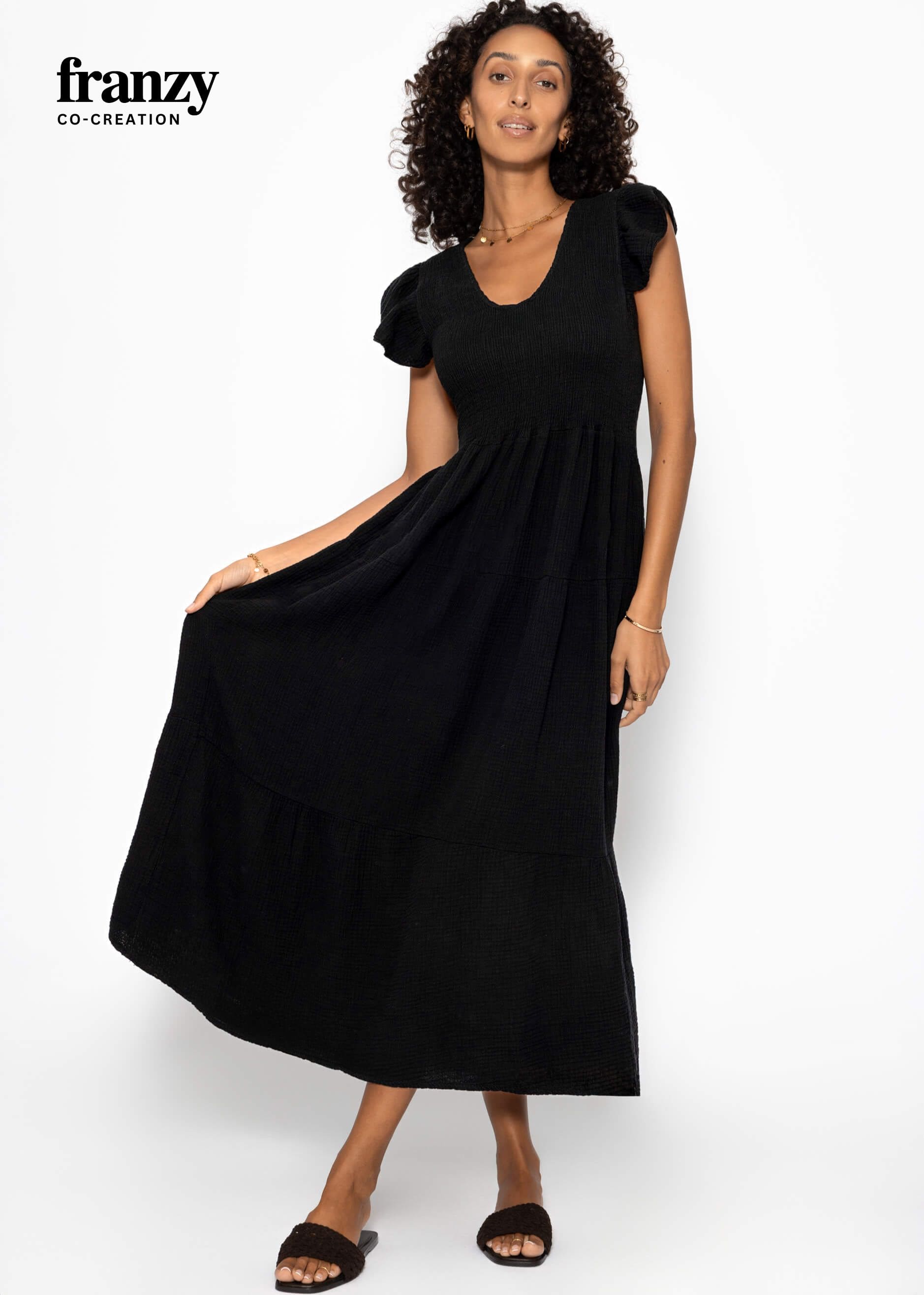 Maxi Musselin dress with ruffles and winged sleeves - black SASSYCLASSY Maxi Musselin dress with ruffles and winged sleeves - black SASSYCLASSY