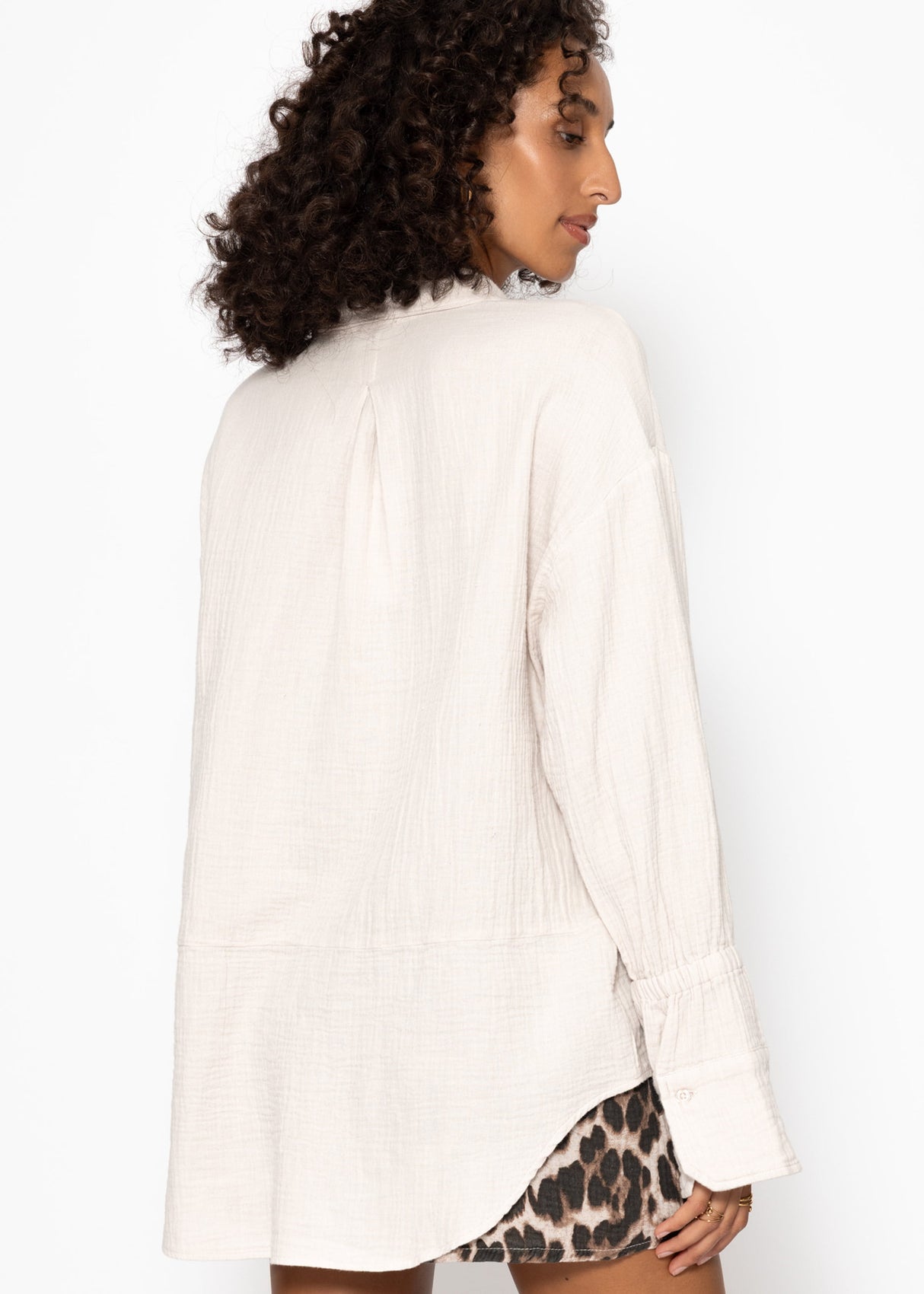 Muslin blouse with wide cuffs - light beige