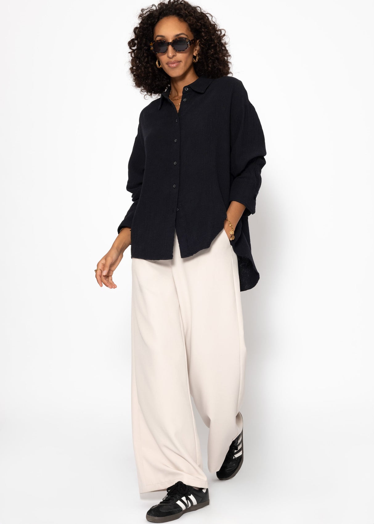 Muslin blouse with wide cuffs - black