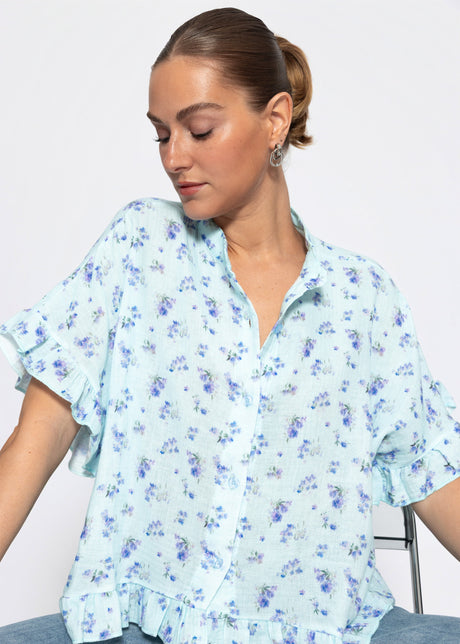 Musselin Bluse mit Rüschensaum und Blumenprint - blau von SASSYCLASSY