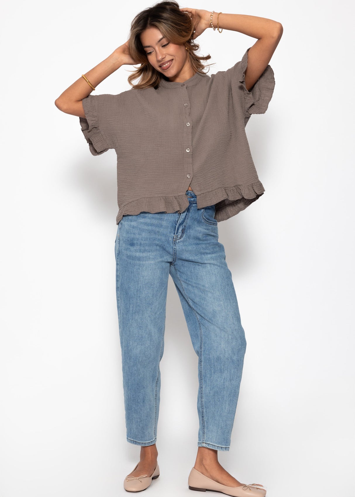 Musselin Bluse mit Rüschensaum - taupe