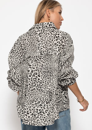 Musselin Bluse oversize, kurz, mit Leo-Print, hellbeige