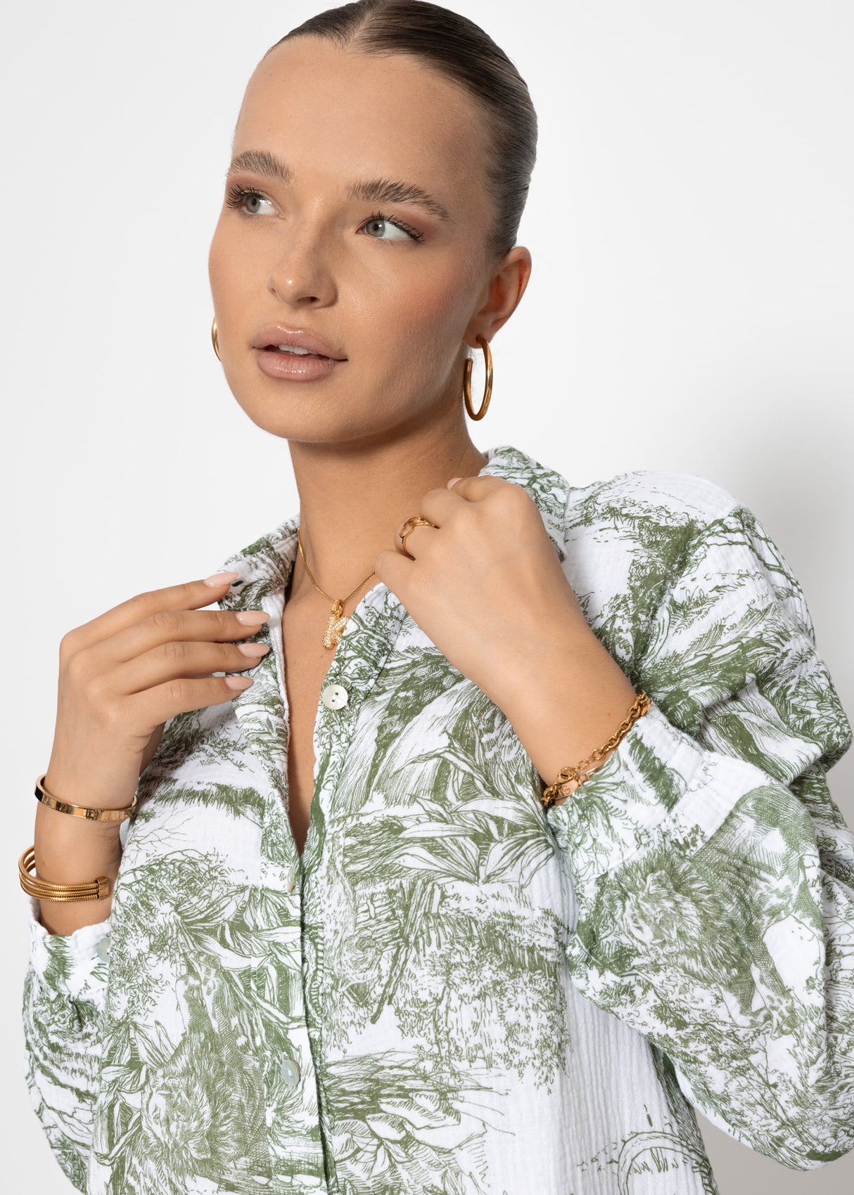 Musselin Kleid mit langen Ärmel und Print, khaki