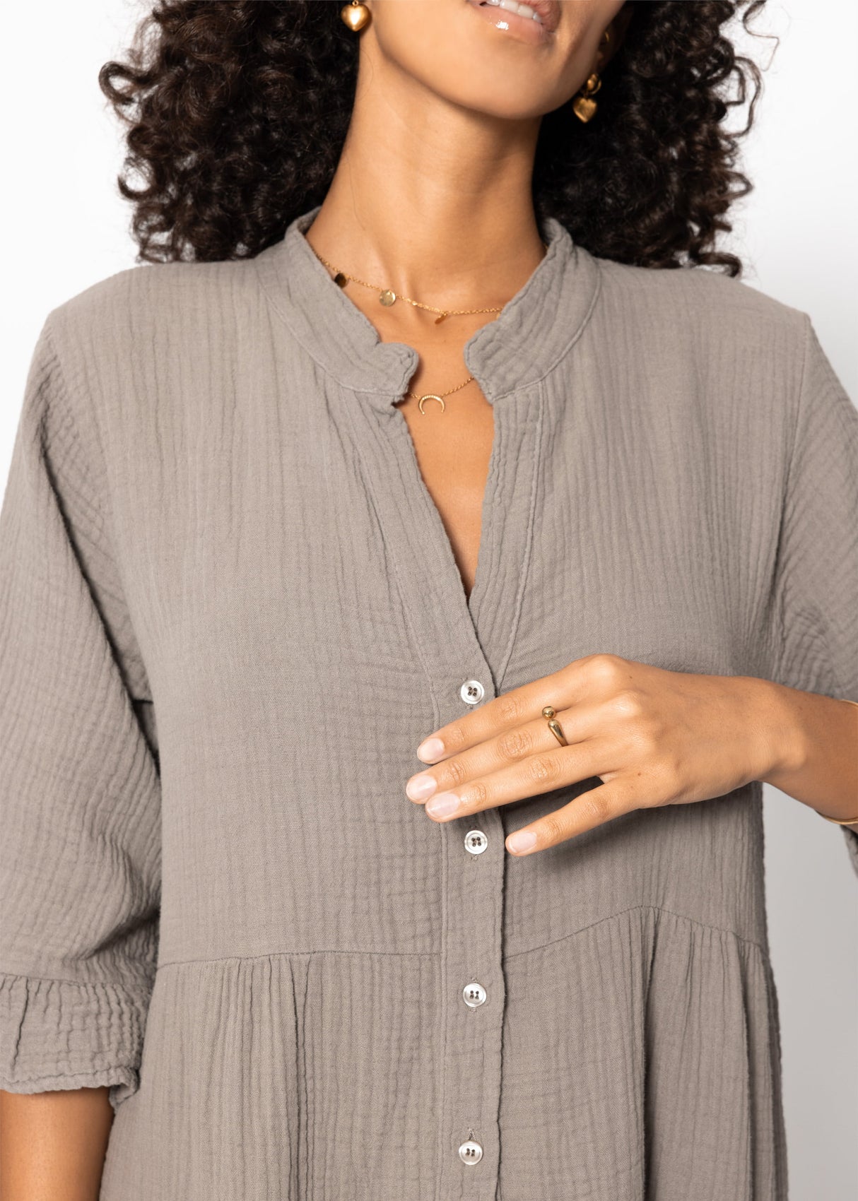 Musselin dress with ruffles - taupe