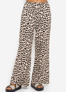 Musselin Pants mit weitem Bein in Leo Print - hellbeige