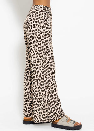 Musselin Pants mit weitem Bein in Leo Print - hellbeige
