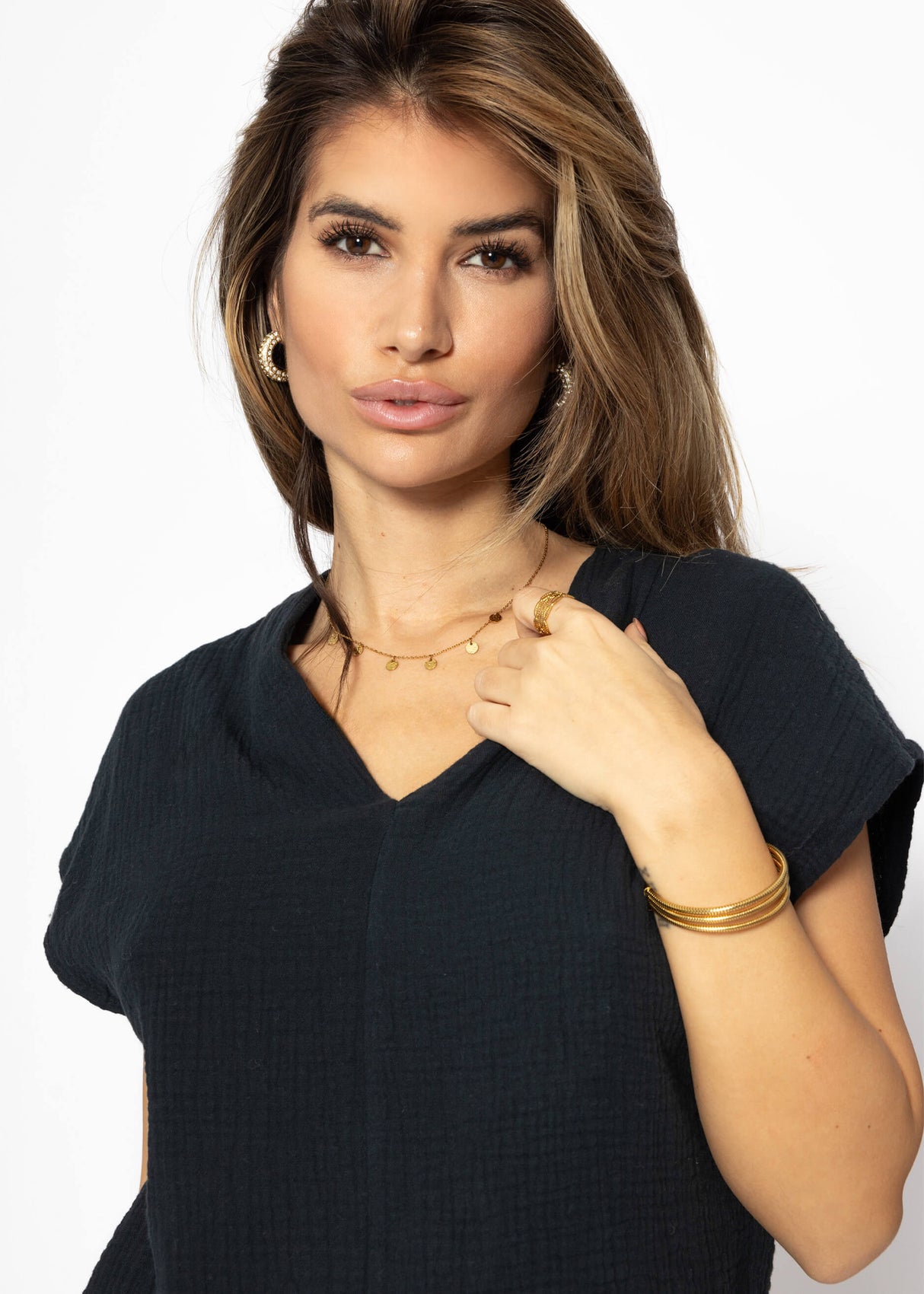 Muslin V-neck shirt - black