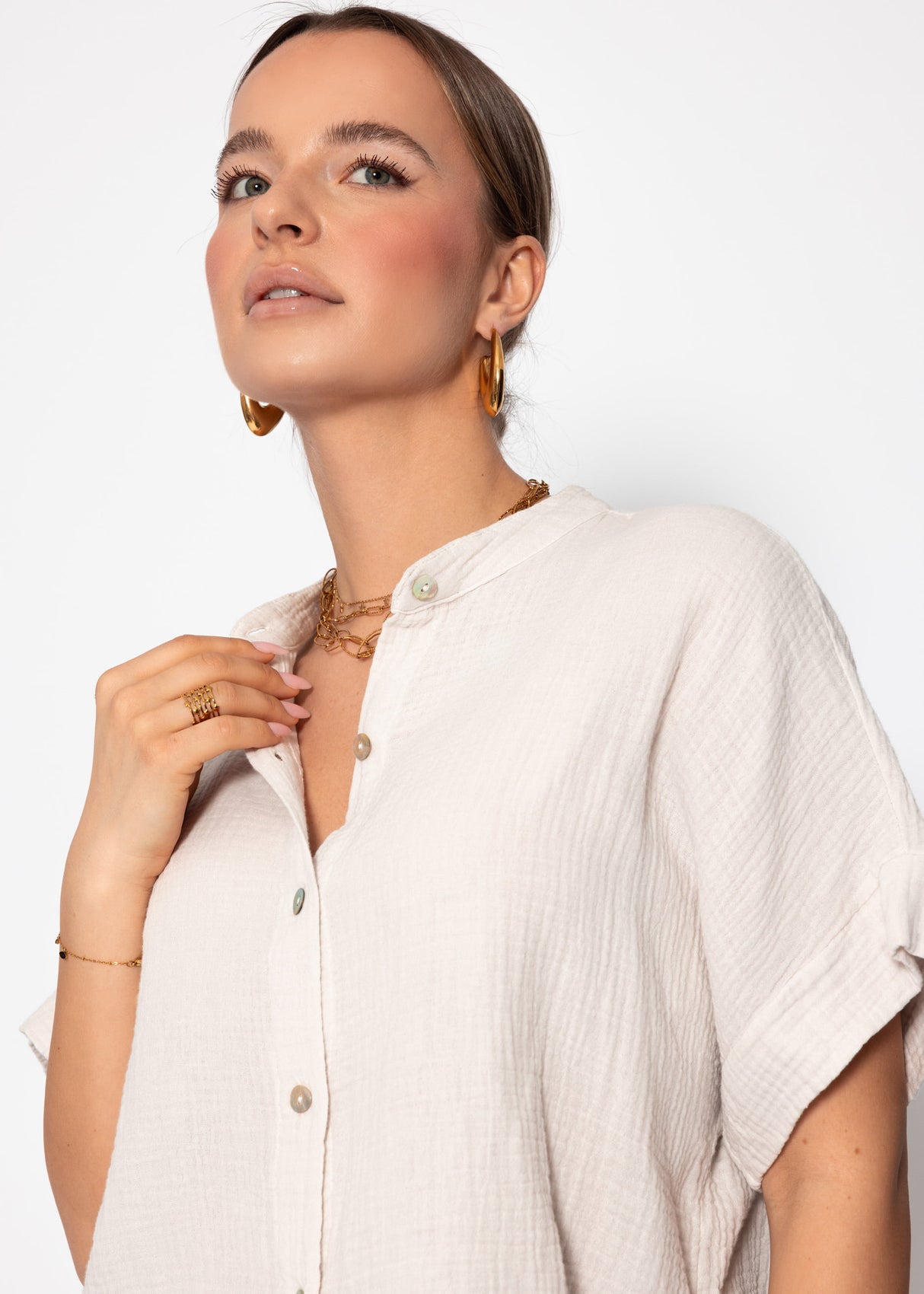 Musselin Bluse mit angeschnittenem kurzen Arm - hellbeige