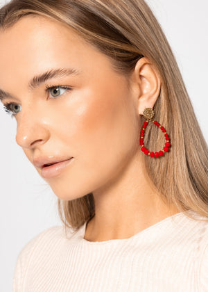 Gold stud earrings with pearls - red
