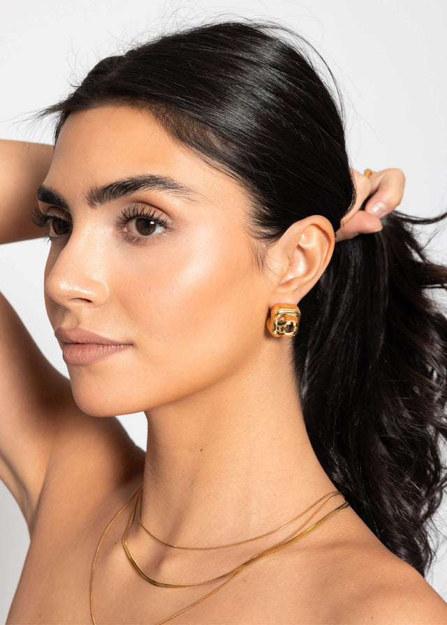 Cube-design stud earrings - gold