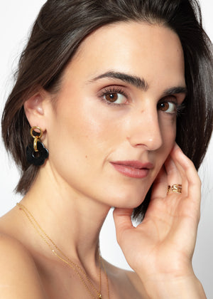 Ohrstecker mit schwarzem Blumenanhänger - gold