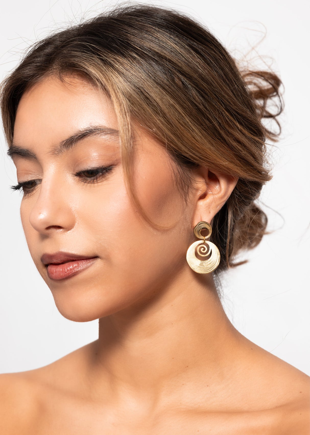 Spiral design stud earrings - gold