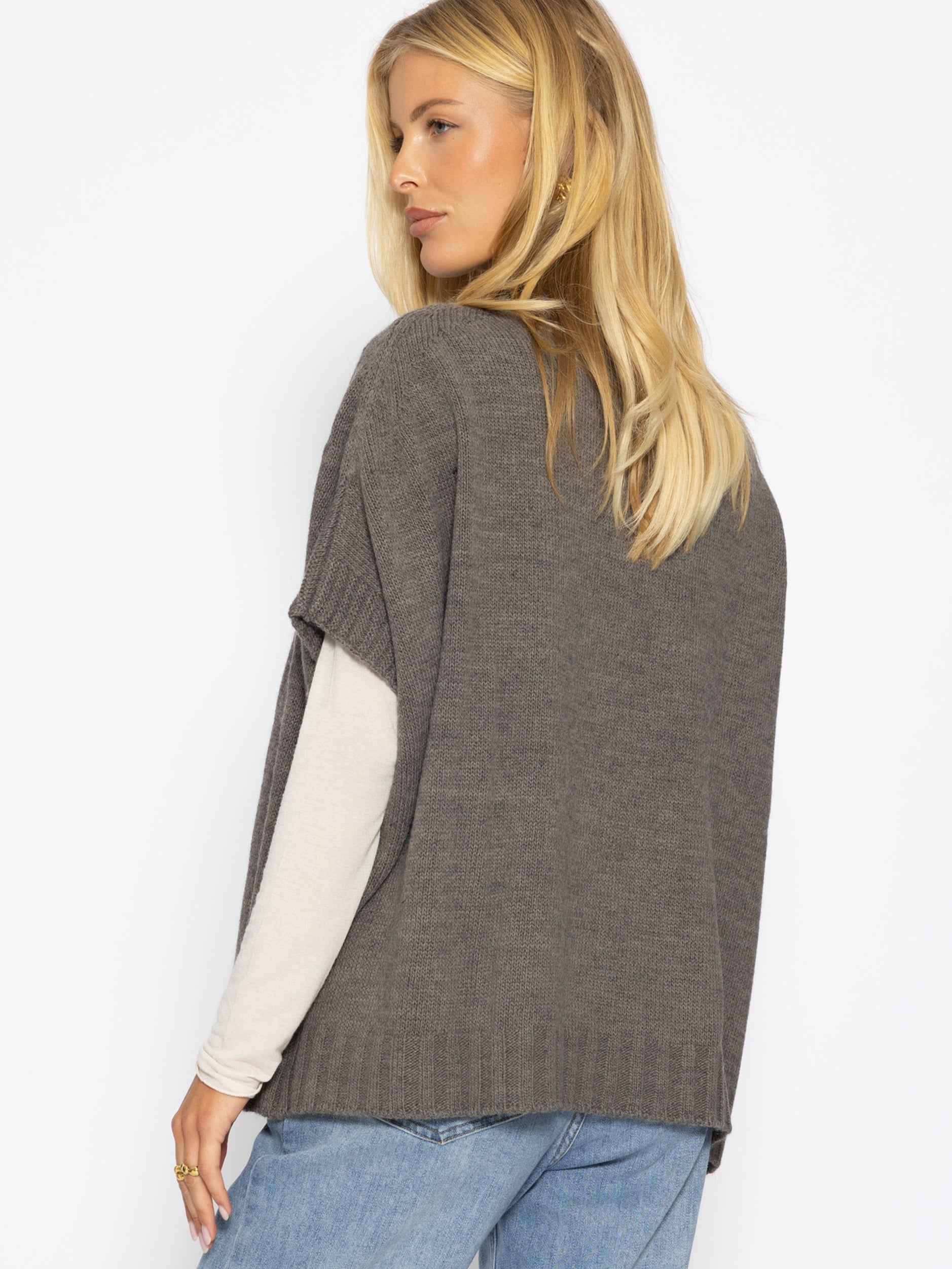 Oversize, ärmelloser Poncho mit Turtleneck - grau
