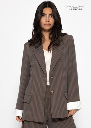 Oversized blazer with pinstripes - brown