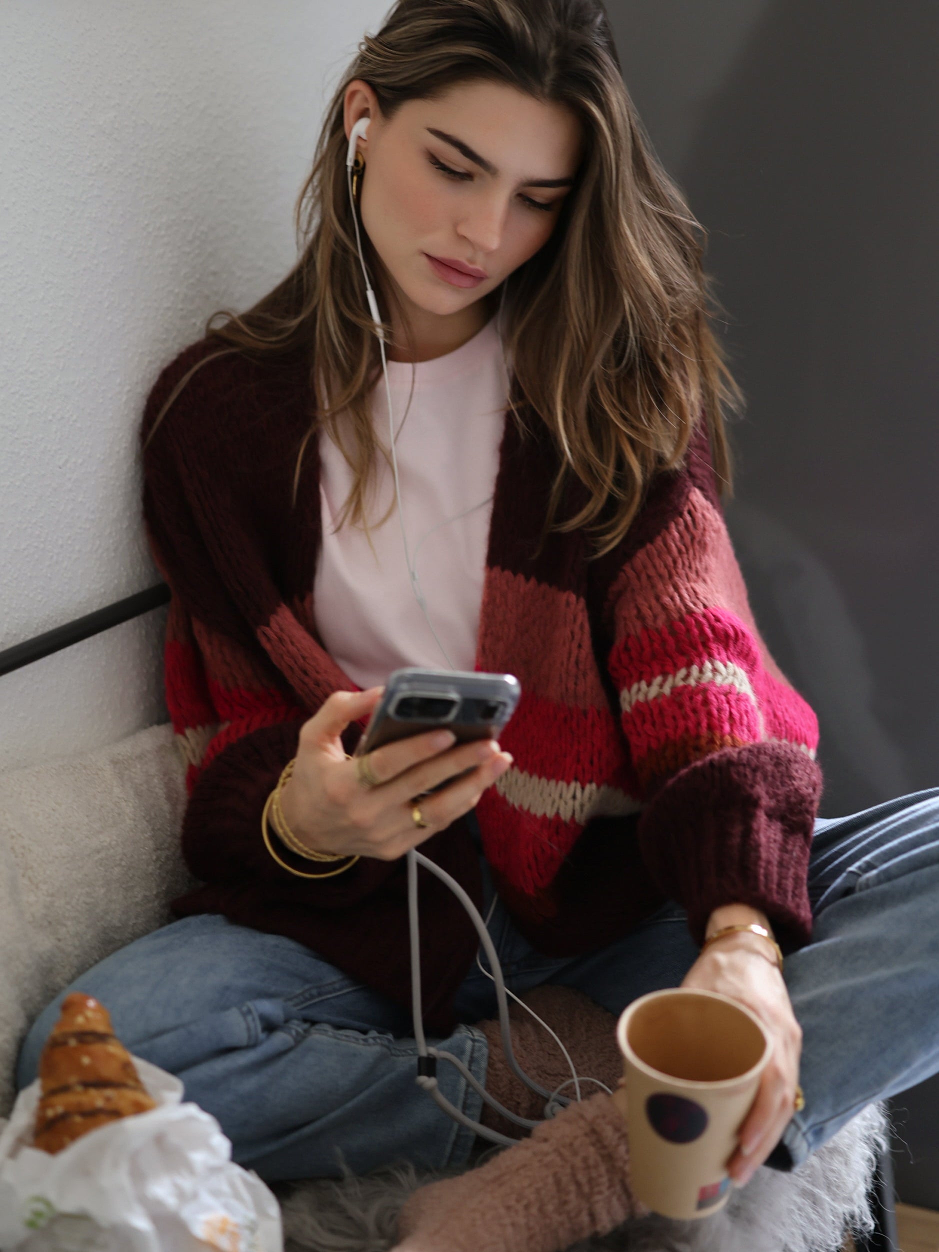 Oversize Cardigan mit Multicolor Streifen - burgundy