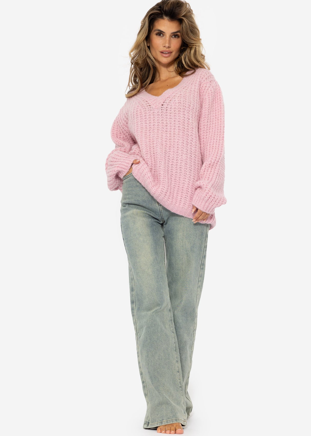 Oversize chunky knit V-neck sweater - pink