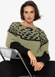 Oversized sweater with leopard print - khaki-black