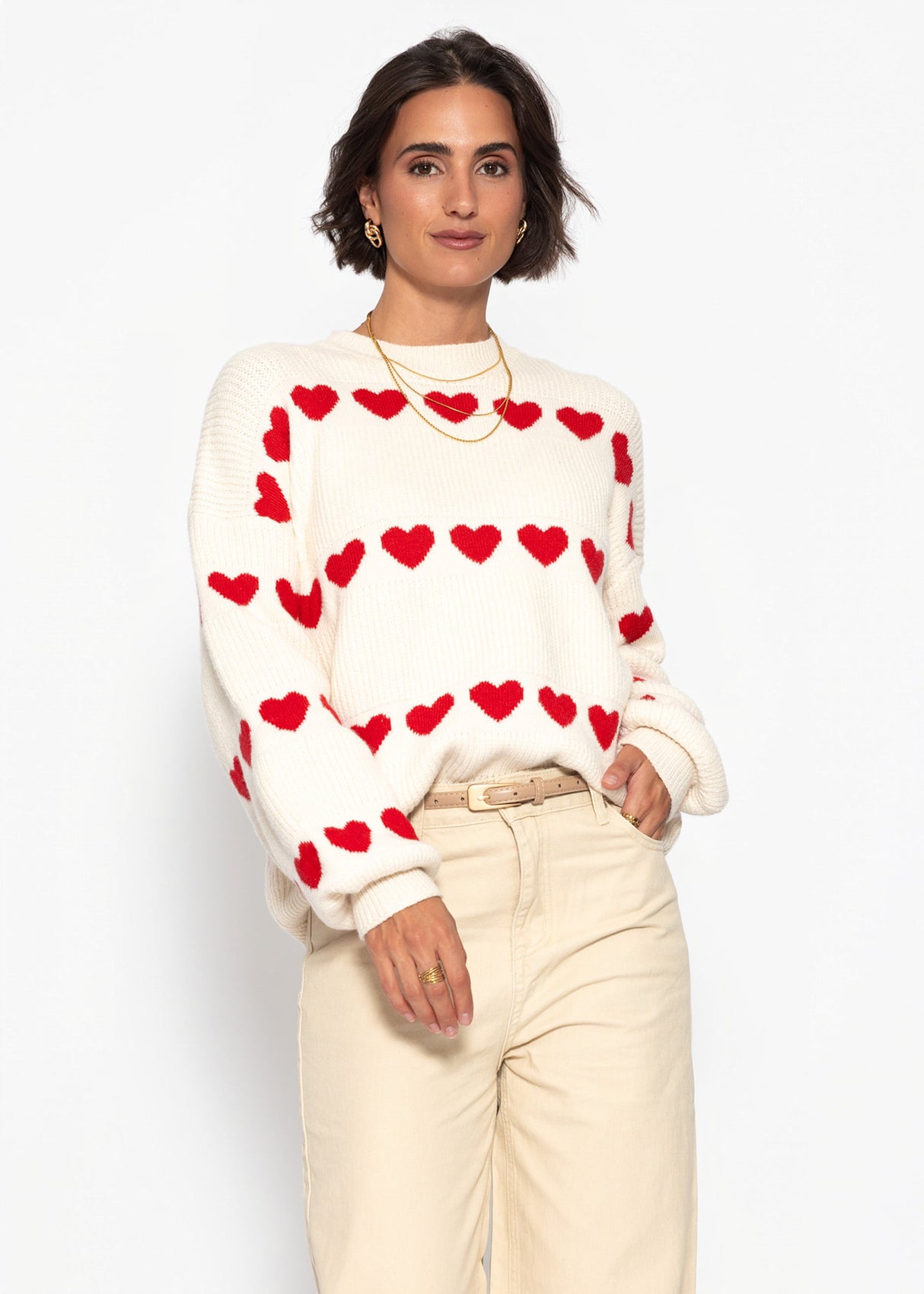 Oversize Pullover mit roten Herzen - offwhite