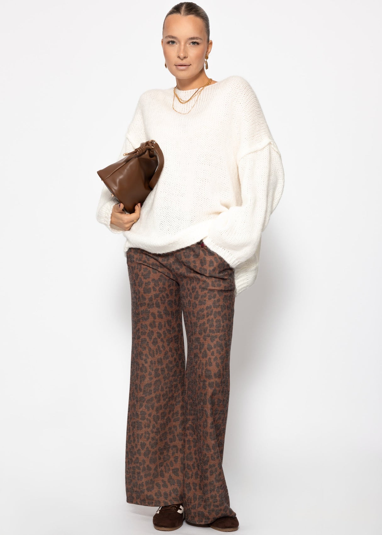 Oversized sweater with round neckline - white