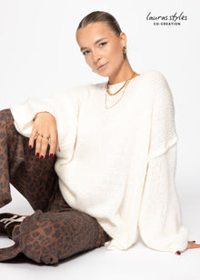 Oversized sweater with round neckline - white