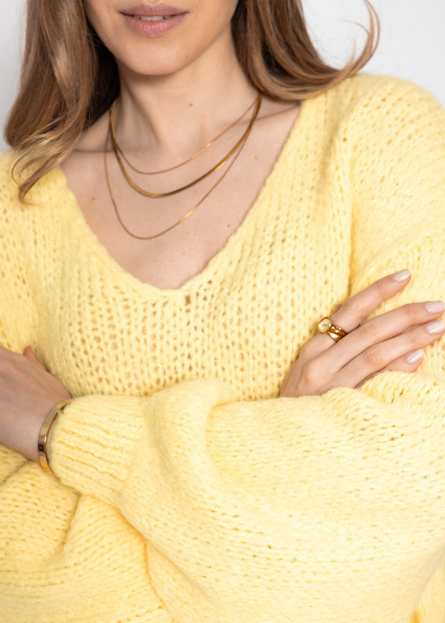 Oversized jumper with V-neck - yellow