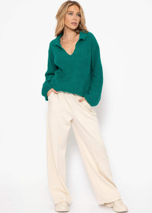 Oversized V-neck sweater with collar - green