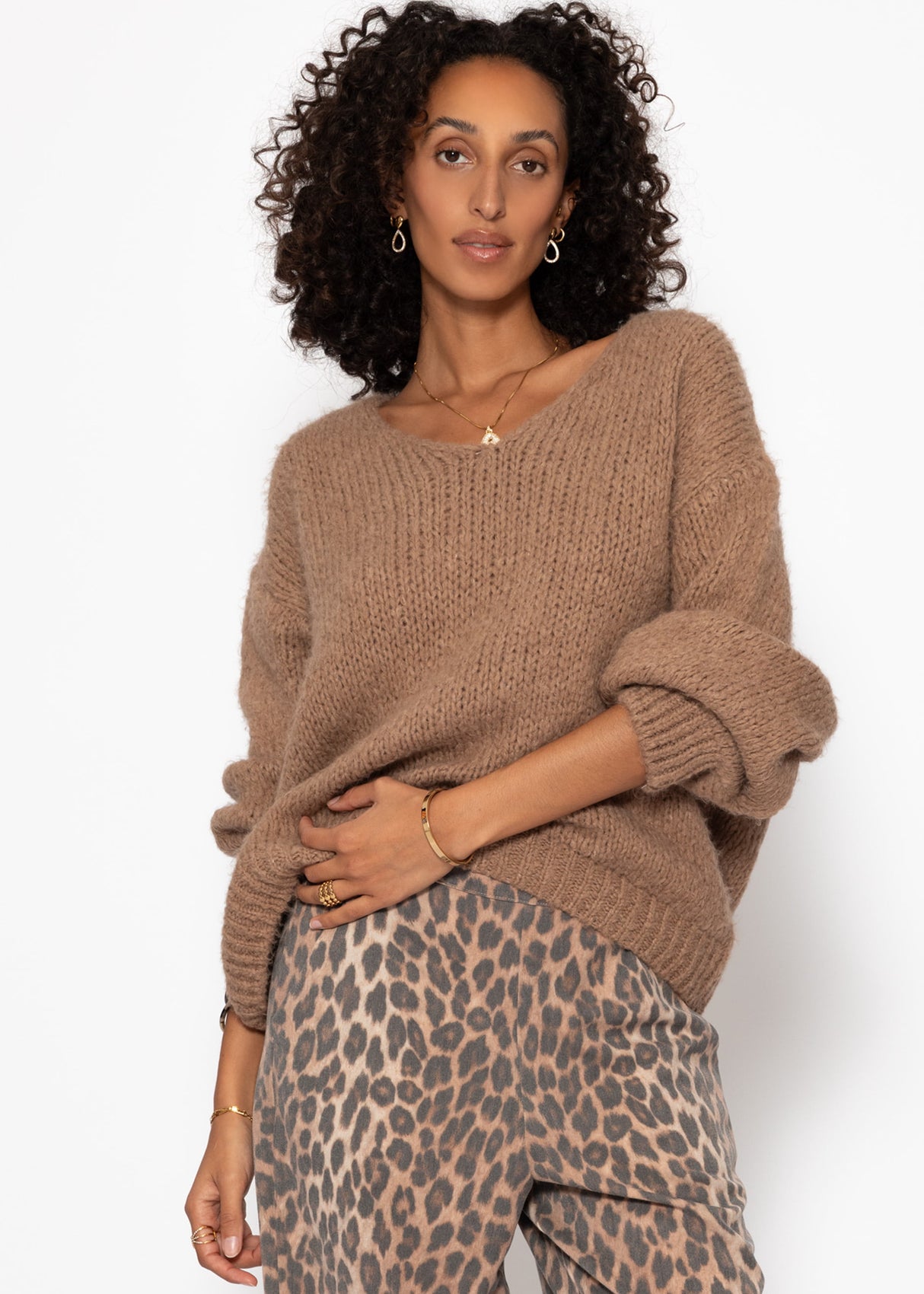 Oversized V-neck sweater - light brown