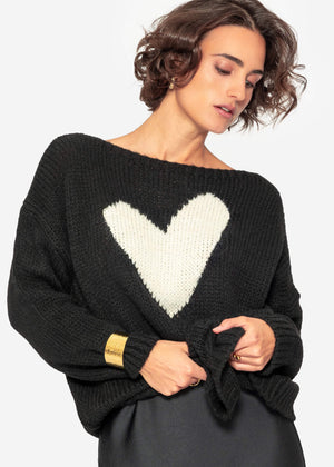 Oversize sweater with white heart - black