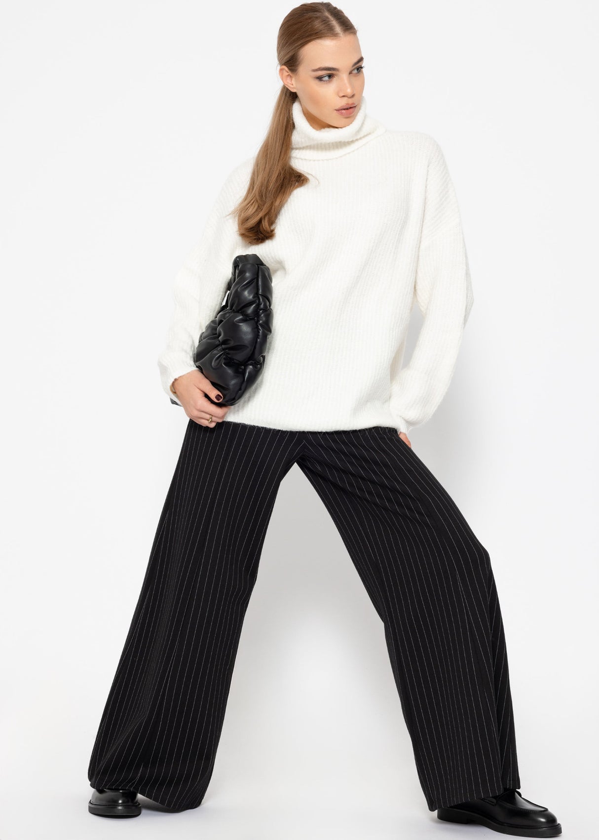 Oversize turtleneck sweater - off-white