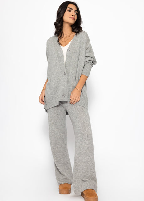 Oversized Cardigan mit V-Ausschnitt und Kaschmiranteil - grau von SASSYCLASSY