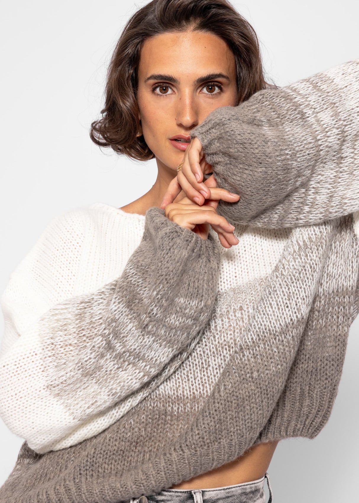 Sweater with balloon sleeves and color gradient - off-white-taupe