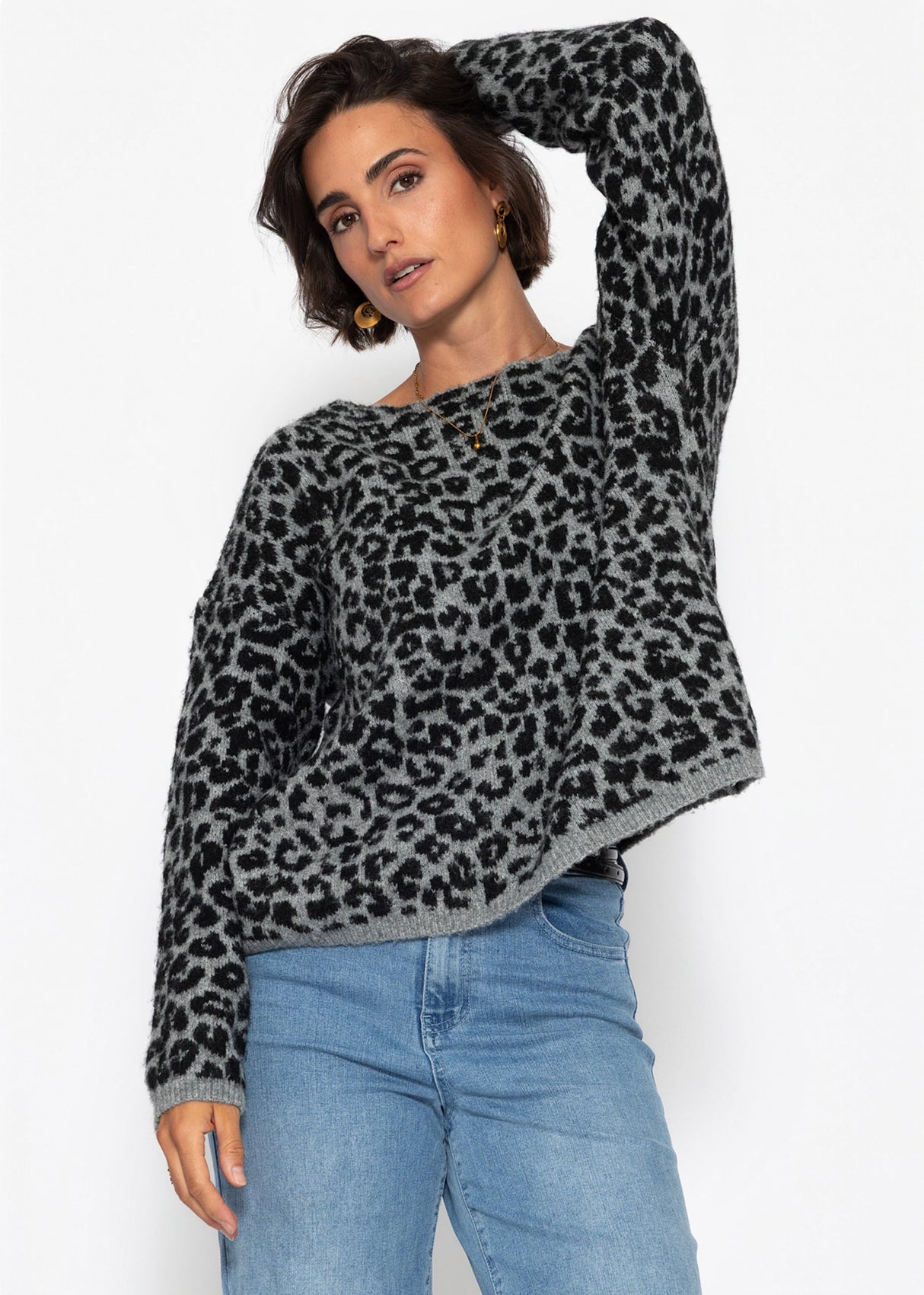 Pullover mit Leo-Muster - hellgrau