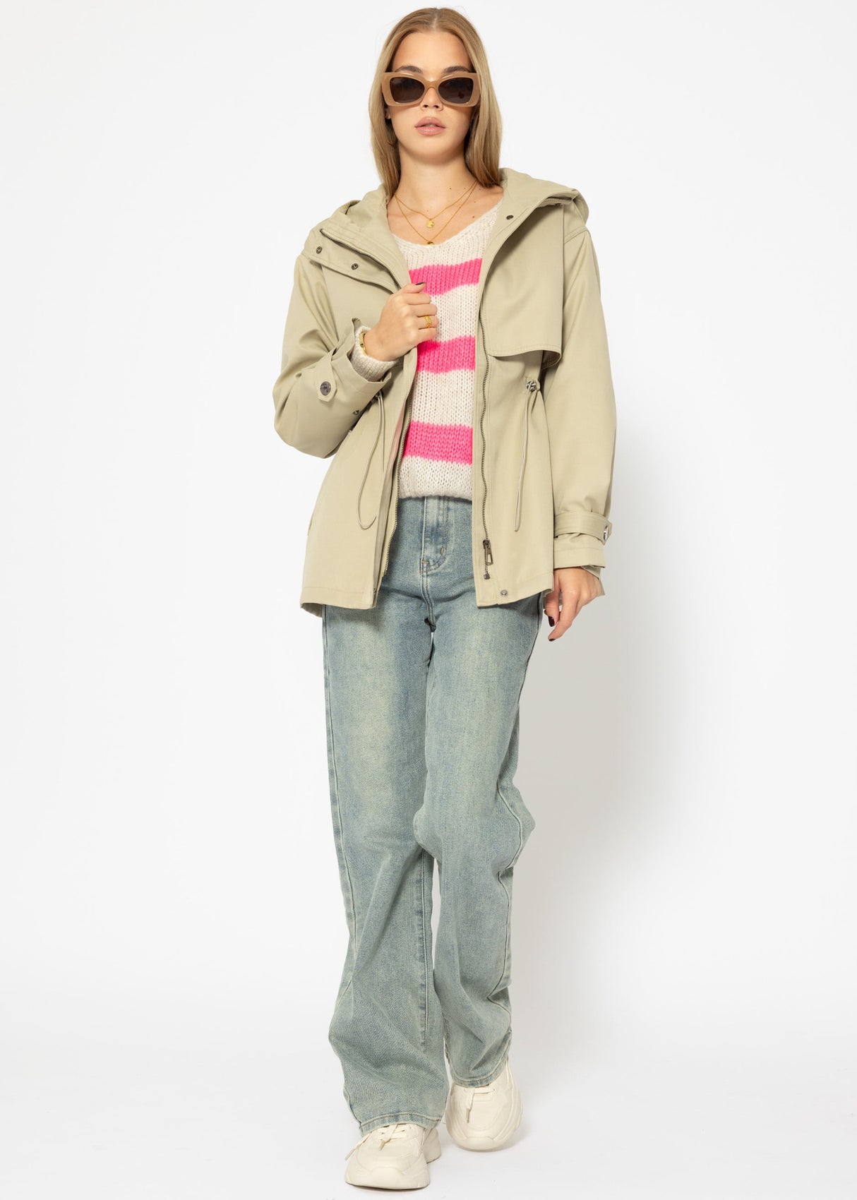 Sweater with pink stripes - light beige