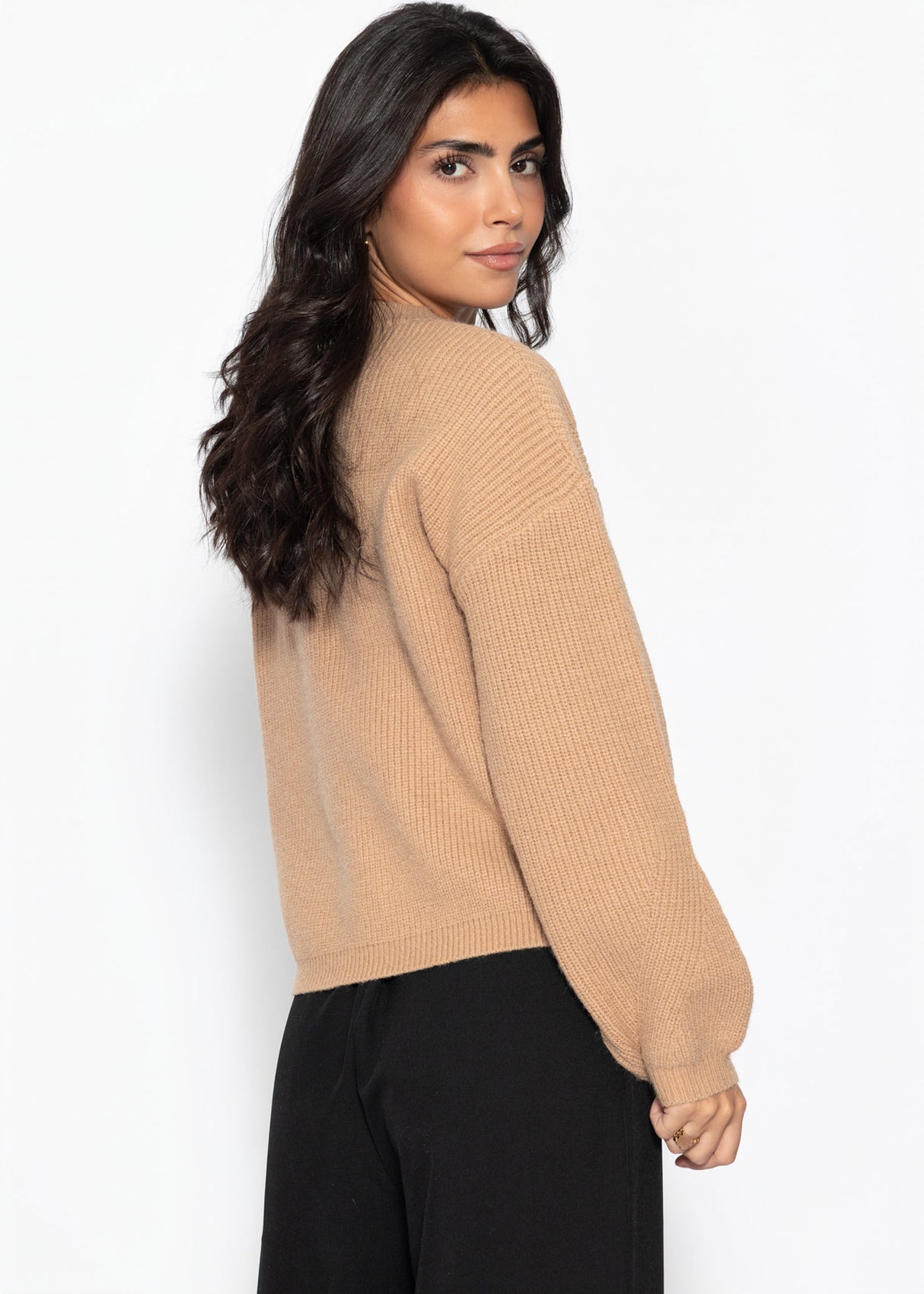 Rippstrickpullover mit hohem V-Ausschnitt - hellbraun