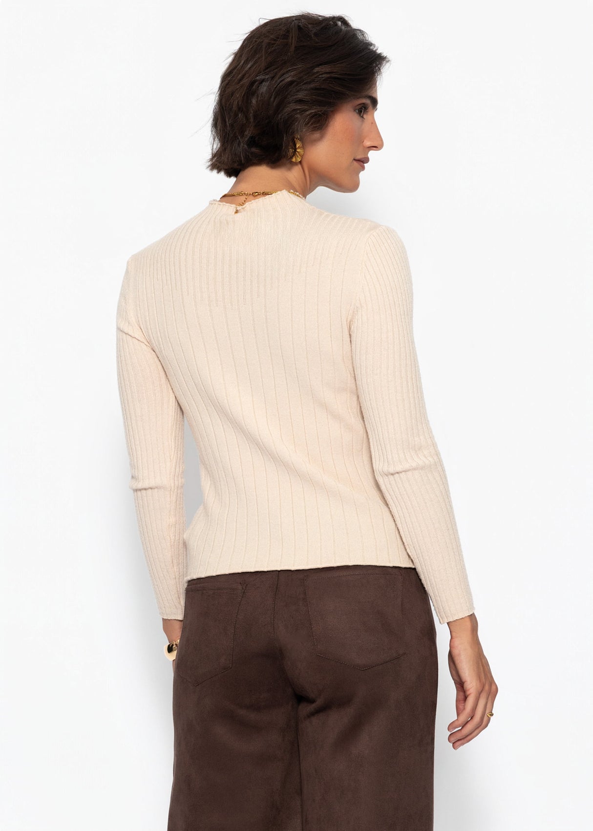 Rib knitting sweater with stand -up collar - beige